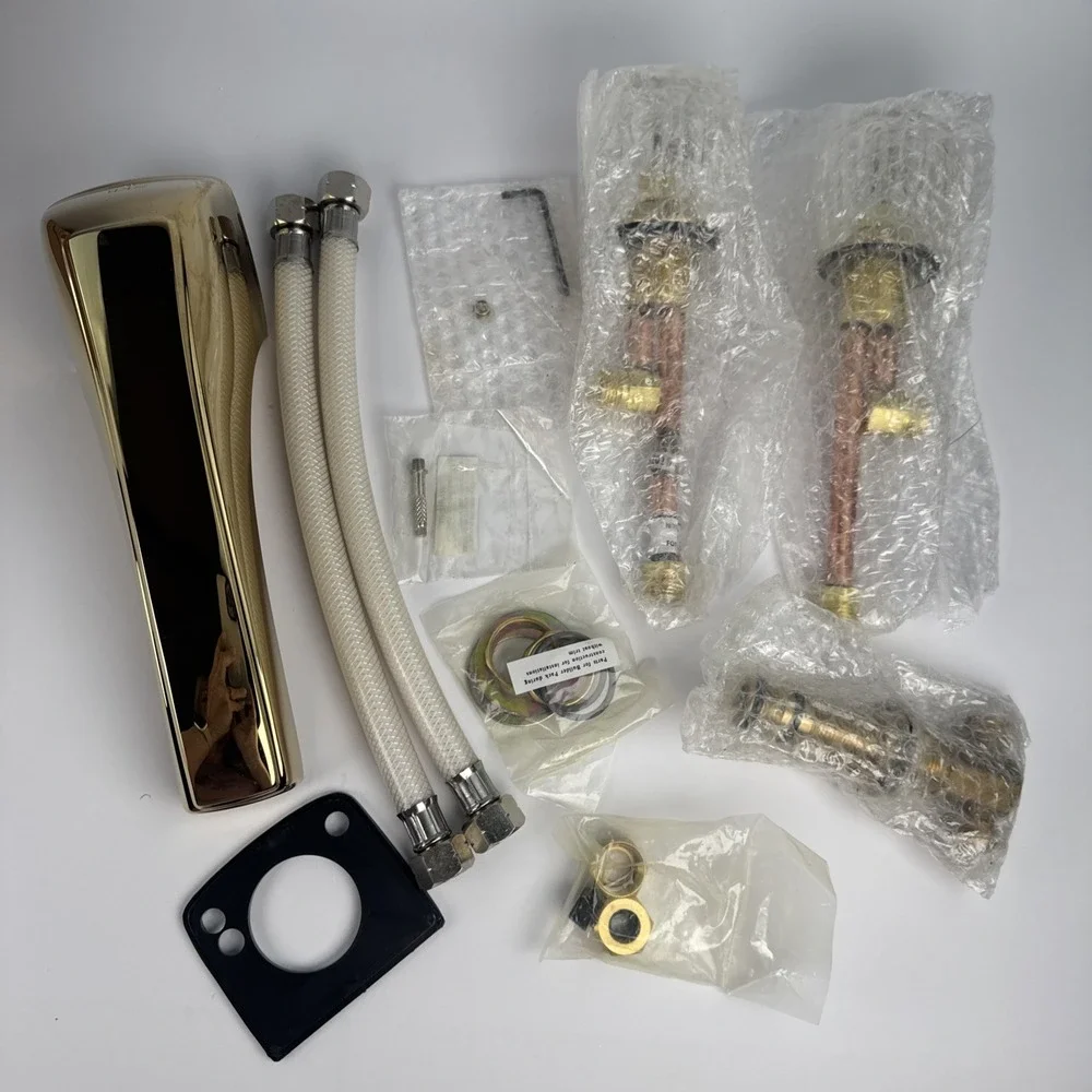 Kingston Brass KB282 Americana Deck Mounted Roman Tub Filler - Polished Brass